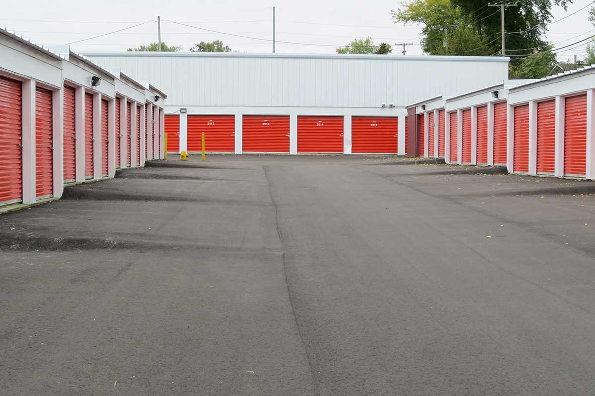 UHaul-Storage-Facility-asphalt-lot-by-LL-Pelling.jpg